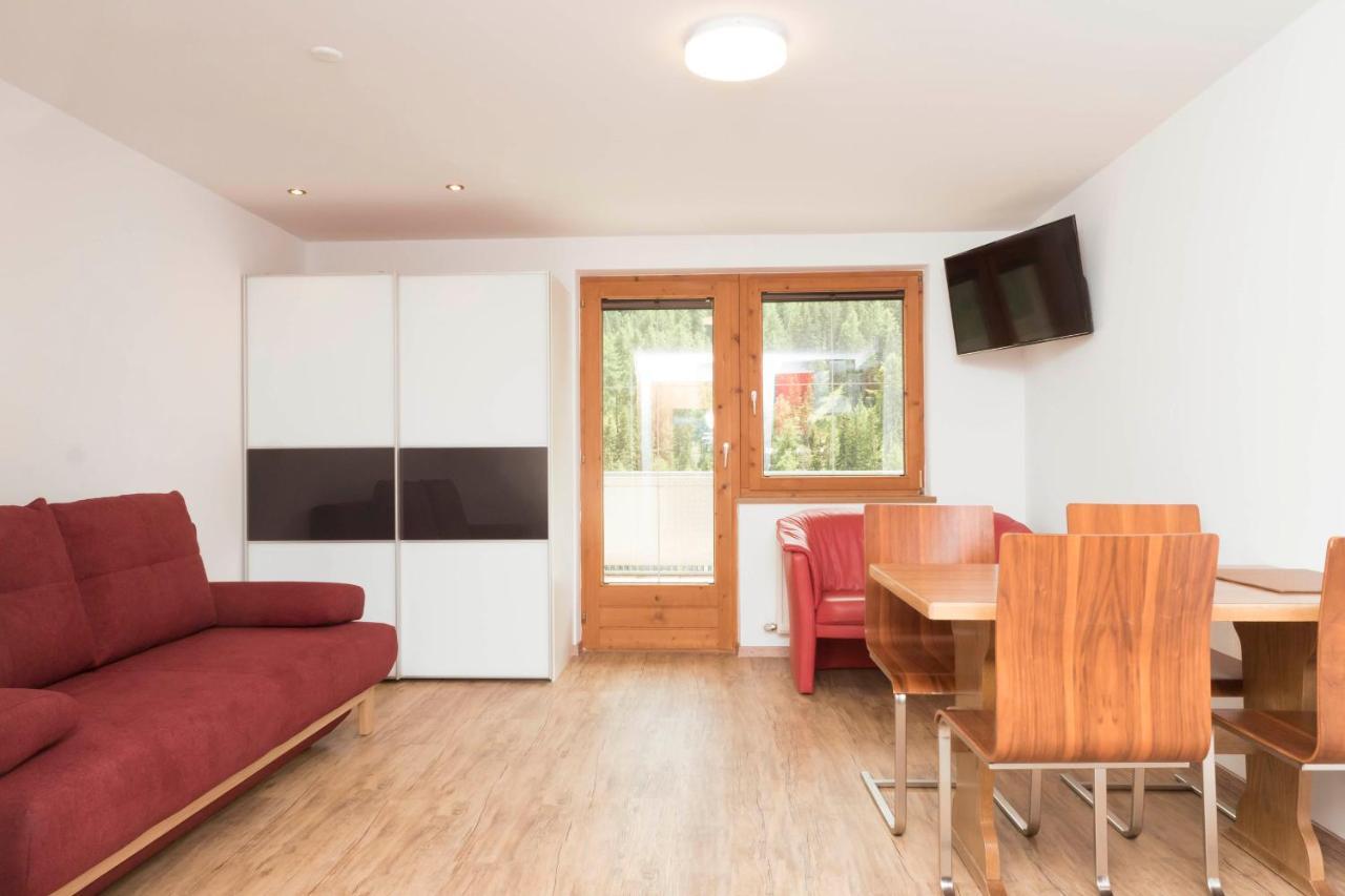 Chasa Sulai Appartements 萨姆瑙恩 外观 照片