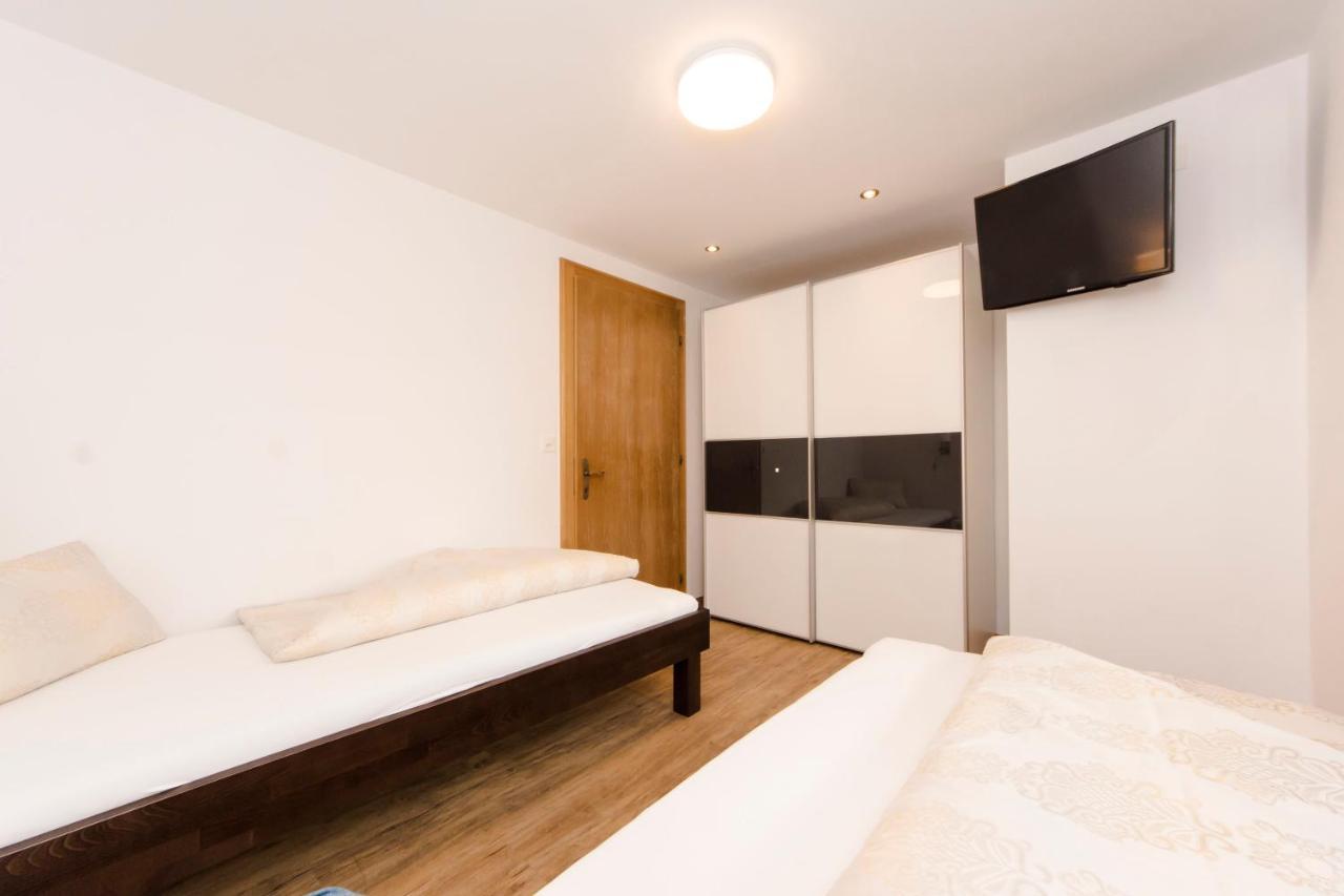 Chasa Sulai Appartements 萨姆瑙恩 外观 照片