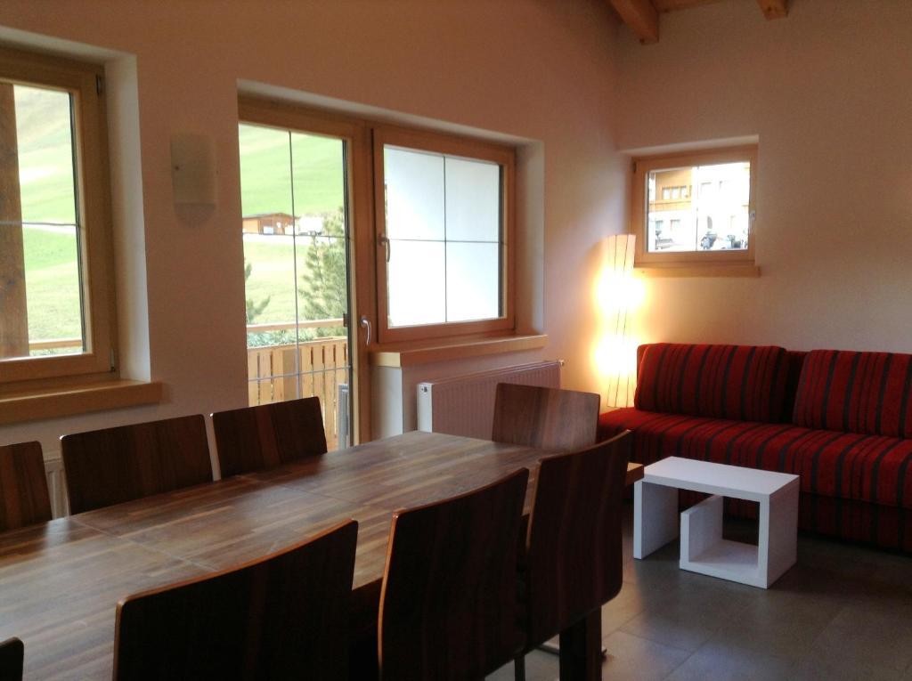 Chasa Sulai Appartements 萨姆瑙恩 客房 照片