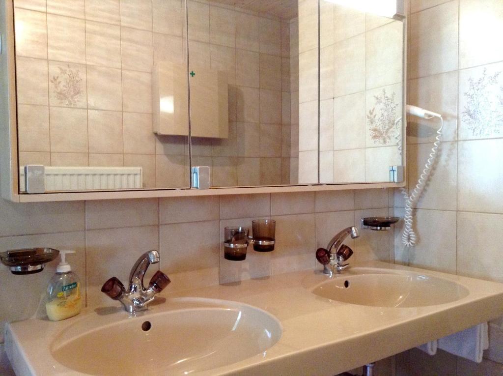 Chasa Sulai Appartements 萨姆瑙恩 客房 照片
