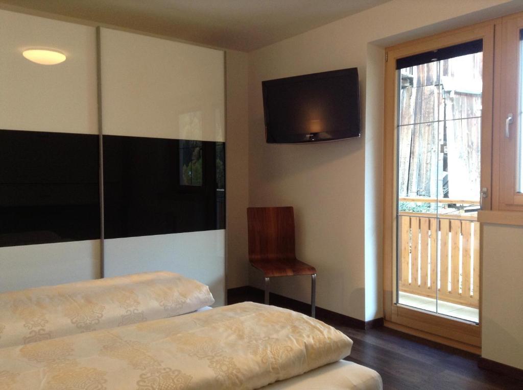 Chasa Sulai Appartements 萨姆瑙恩 客房 照片